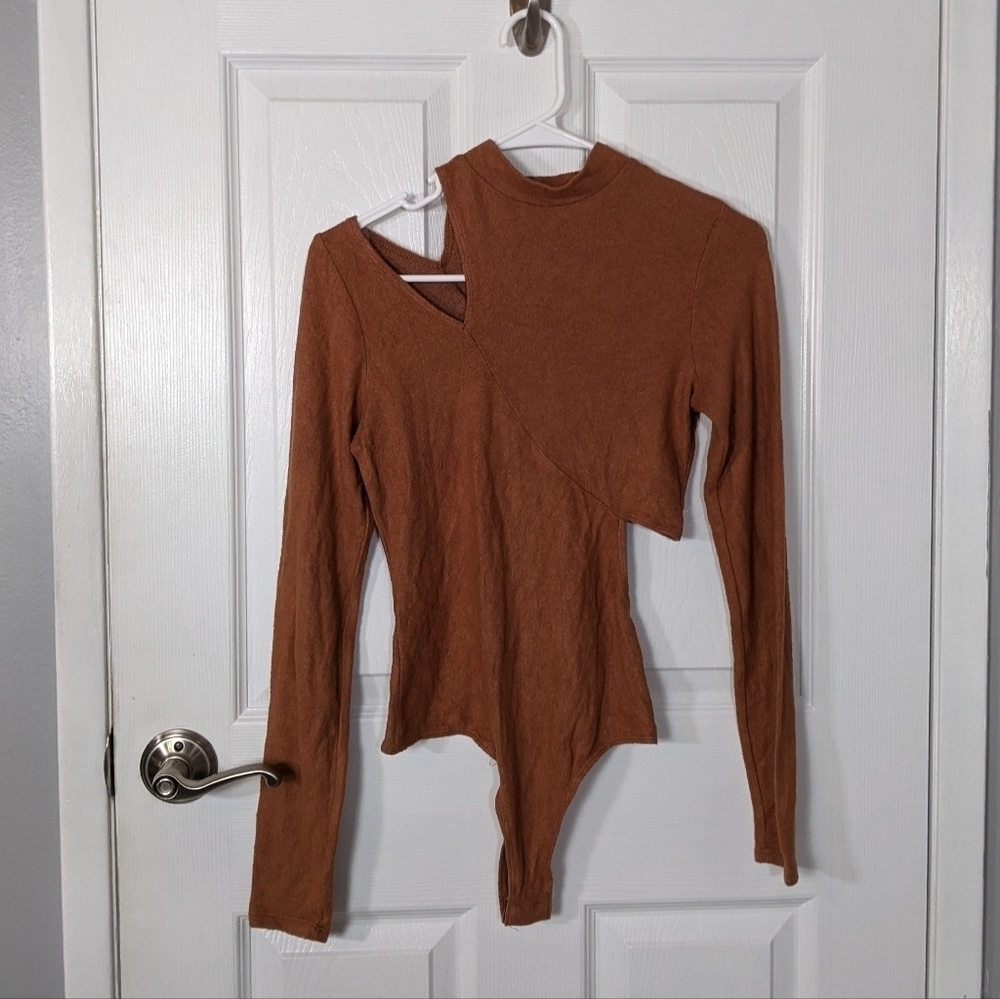 Le Lis Collection Cut Out Autumnal Long Sleeve Thong Style Bodysuit Size S